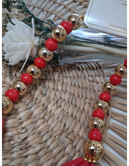 Collar bolas con color y dorado con adornos